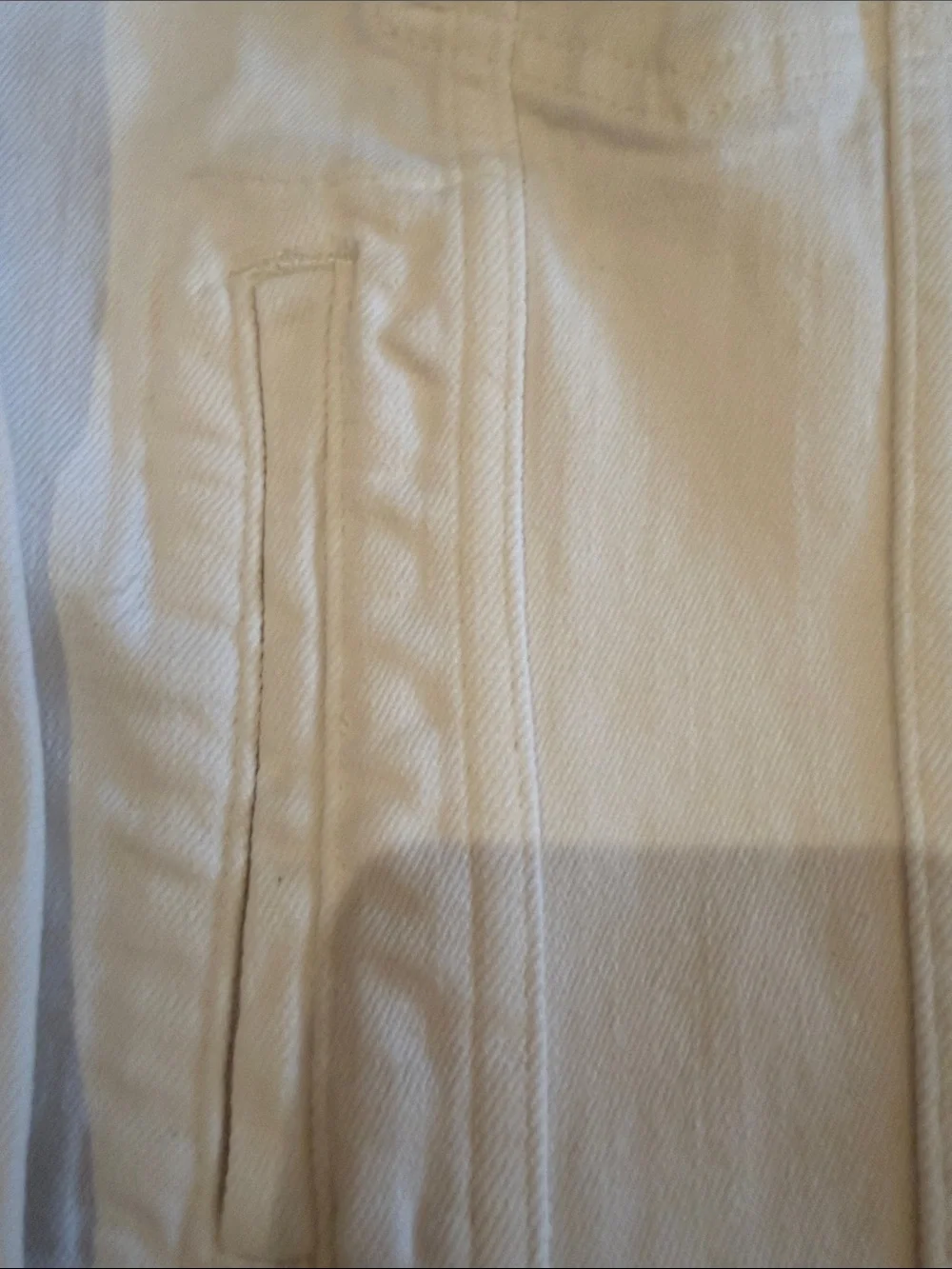 NWT J.Crew White Denim Jacket Women’s Medium Classic Button Front Trucker